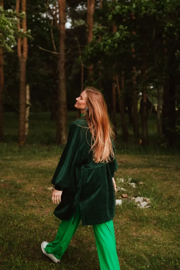 Tumeroheline kimono jakk vööga ja tikandiga