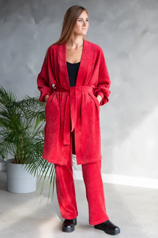 naiste punane kimono, taskute ja tikandiga, Eesti disain