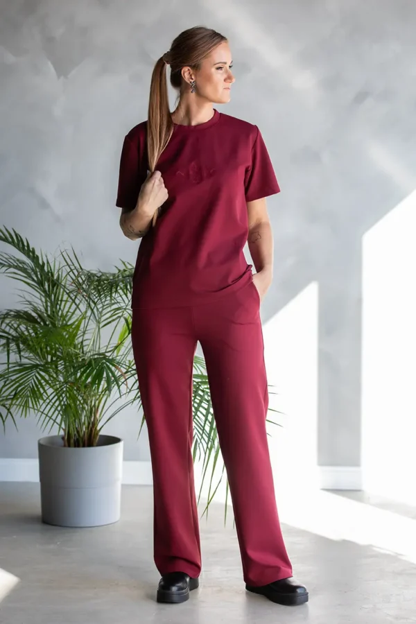 bordoopunane naiste vabaaja komplekt pükste ja pluusiga, Eestis disainitud ja valmistatud