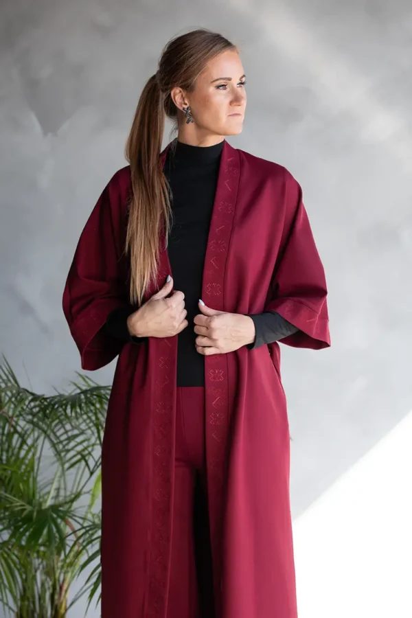 pikk naiste tikandiga bordoopunane kimono