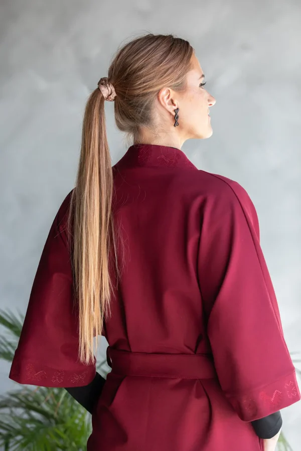 pikk naiste tikandiga bordoopunane kimono