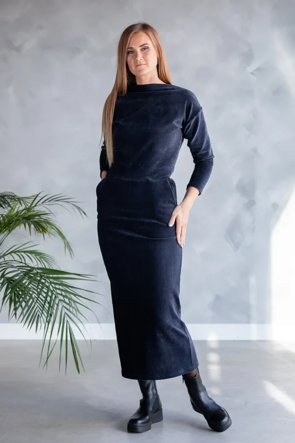 hallikassinine pikk ja soe kleit