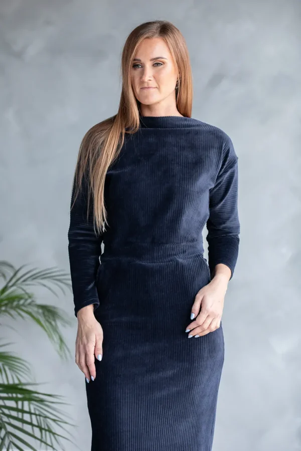 hallikassinine pikk ja soe kleit