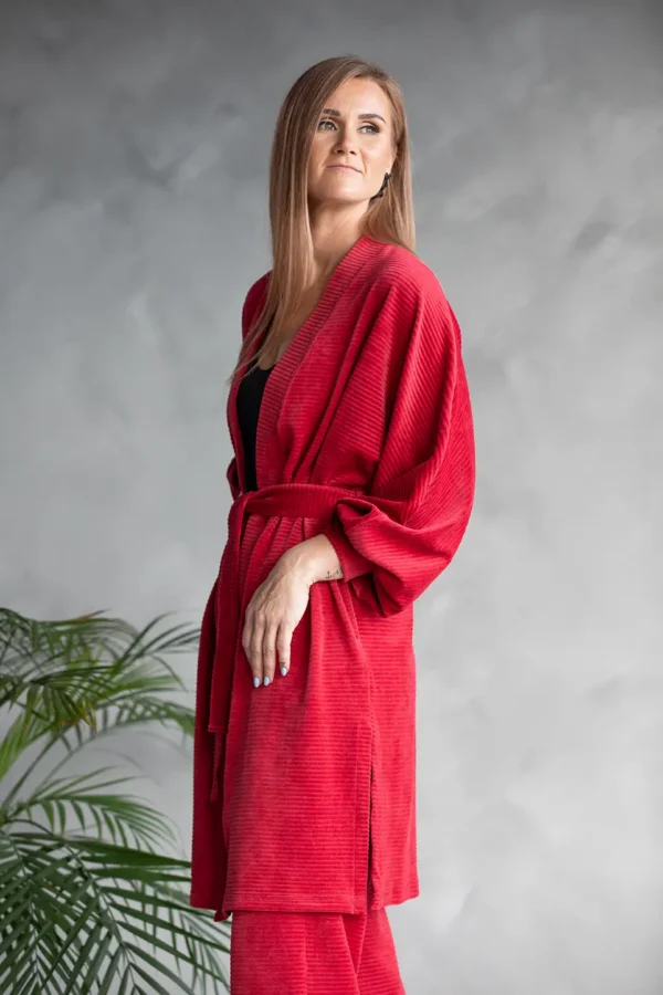 naiste punane kimono, tikandiga, Eesti disain