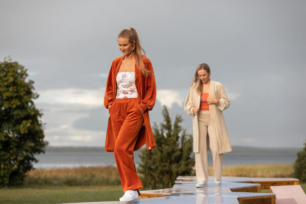 Vabaaja püksid EINI terrakota