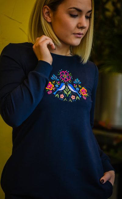 Monica, Dresskleit LINNUD