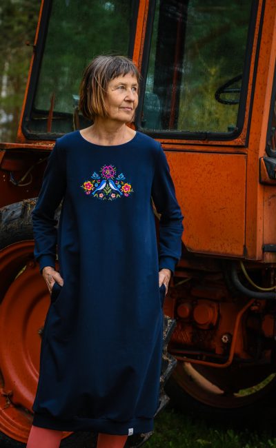 tumesinine-dresskleit